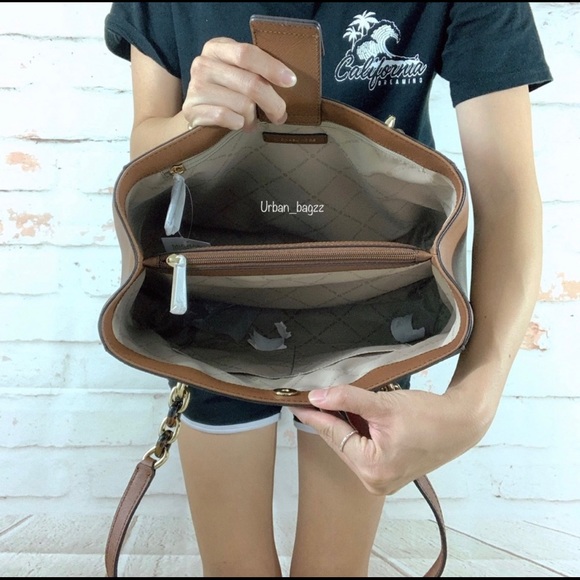 Michael Kors Sofia Large Tote - Picture 3 of 7